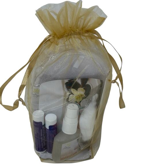 Princess Cruises Toiletry Set Of 7 Room Spray Sizzle Mitt Lip Balm Eye Gel Mask - Picture 1 of 16